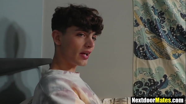 Twink roommates have 3some gay sex in dorm room 