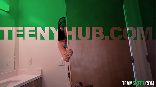 Nonton Stepdaddys Cock thumbnail