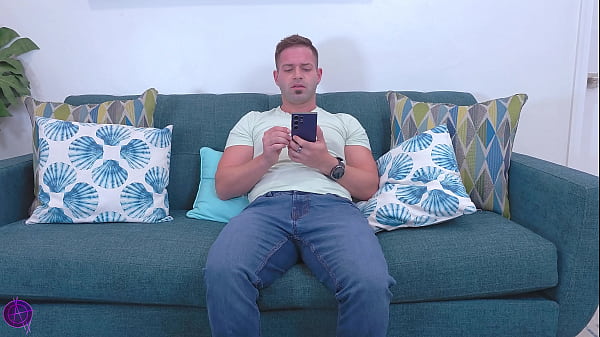 Buying Sex Crave Spray For Stepmom 4k thumbnail