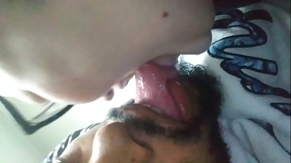 Play MP4 - Interracial Kissing