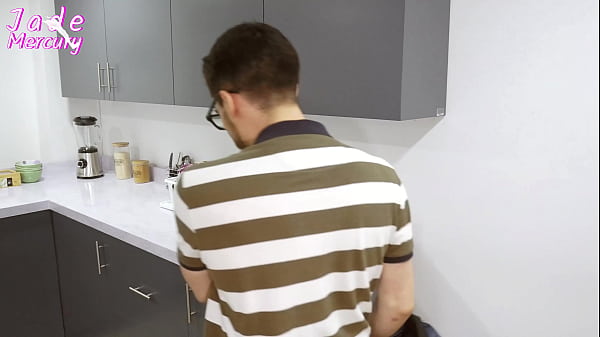 Nonton Ladronas Se Hacen Pasar Por Strippers Y Se Terminan Llevando Todo Despues De Follarse Al Due&ntilde;o De La Casa thumbnail