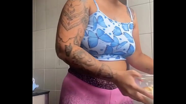 Estou louca pra dar, minha buceta at&eacute; inchou 