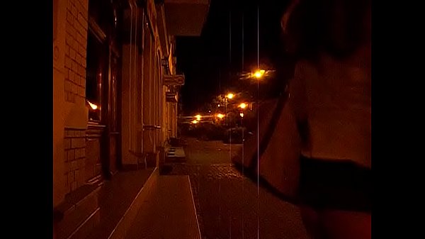 Play MP4 - public tranny