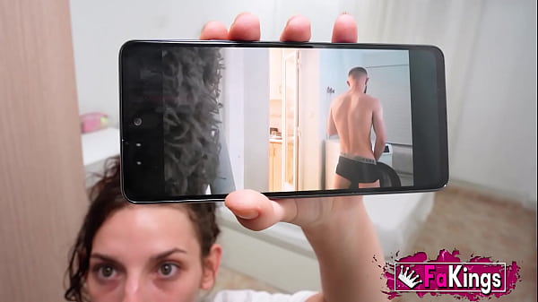 Play MP4 - Young petite babe sets a trap to her dirty roommate 'cause he sniffed her panties&excl;