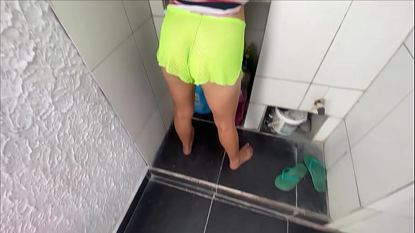 Nonton Roommeate Horny Le Rompe El Co&ntilde;o A Flaca Inocente De Pie thumbnail