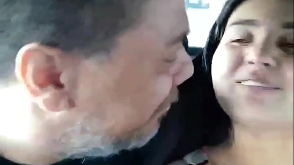 Nonton Novinha Ninfetinha Gravida Fudendo Gostoso Na Rola De Um Velho Feio E Banguela thumbnail