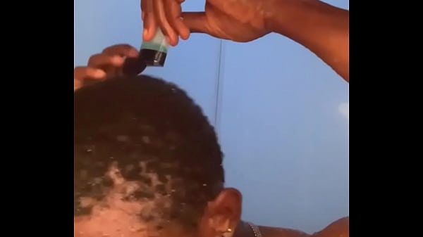 Play MP4 - Solo cold shower