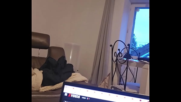 Emma Vai cr&eacute;e son compte Xvideo 