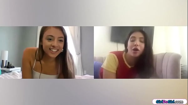 Coed gfs masturbate n analtoy on_webcam