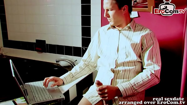 Play MP4 - britische s&uuml;&szlig;e teen fickt notgeil