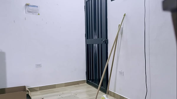 Nonton Jefe Se Folla A Su Empleada De Gran Culo Le Da Leche En Sus Tetas thumbnail