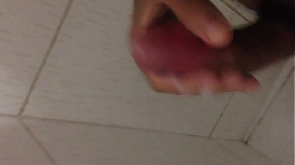 Play MP4 - Batendo punheta e gozando