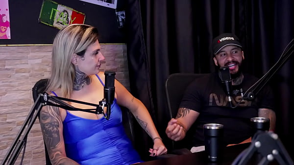 Fez um v&iacute;deo mijando de m&atilde;os dadas n&atilde;o solta squirting entraram no porn&ocirc; por gostar de sexo e o ci&uacute;mes e receio de gravar casal dna watch sheer red 