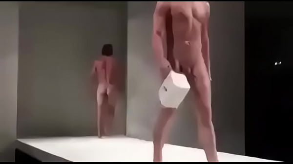 Hot Khỏa thân trình diễnthời_trang