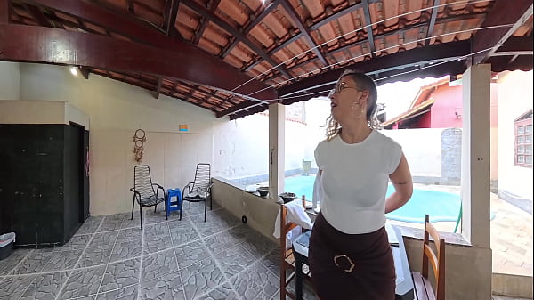 Play MP4 - Reporter strips naked after being caught breaking into a house&period;