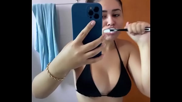 Nonton Peituda Na Praia thumbnail