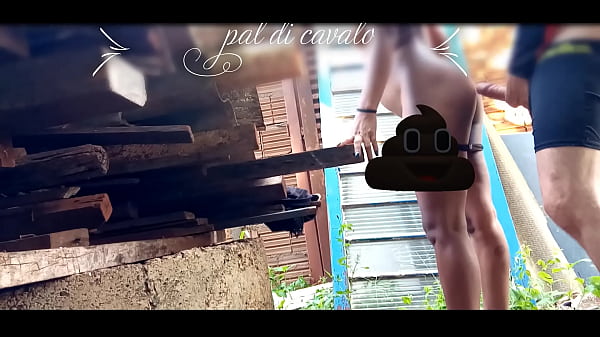 Play MP4 - no aniversario do meu amigo fodi sua  gostoza no quintal