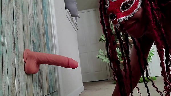 Nonton Hot Ebony Wife Vs Thrusting Dildo!!! thumbnail