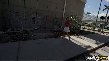 Baddie On Vacation Gets Fucked On The Bus thumbnail