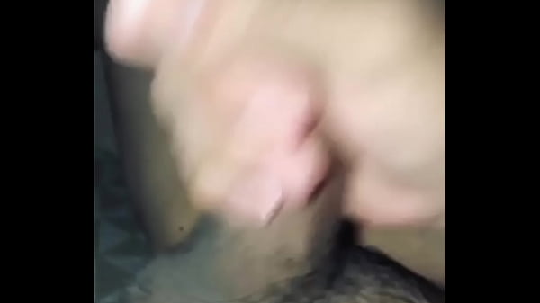 Sacando un poco de leche.