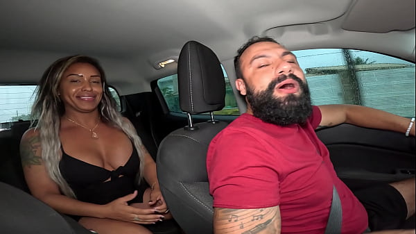 Naquele passeio de carro eu s&oacute; conseguia pensar em foder aquela safada sem camisinha 