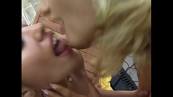 Play MP4 - Lesbians who love to lick pussy each other