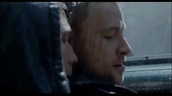 Play MP4 - Freier Fall - kiss and hot scenes