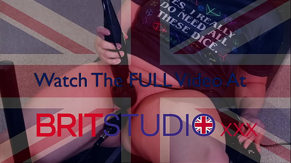 Nerdy yoga girl gets railed by fucking machine 