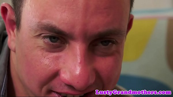 Chubby cougar fucked and_jizzed on pussy