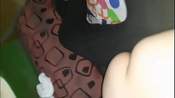 No queda nadie y nos calentamos y la pongo a cabalgar bien rico 