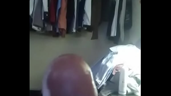 Hetero me manda su video jalandosela 