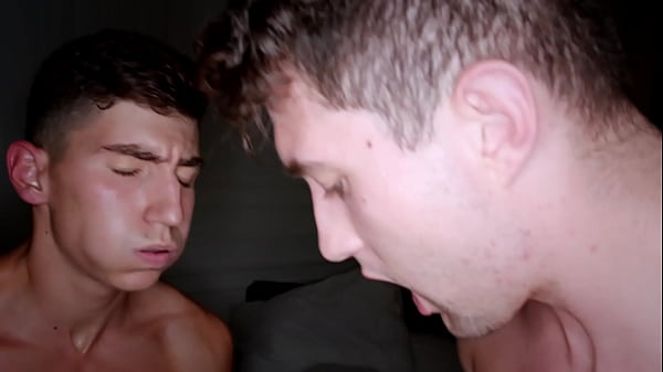 Gangbang de la_familia_Bud con_Lena Coxx