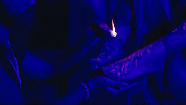 What better way to warm my toes than using hot wax 