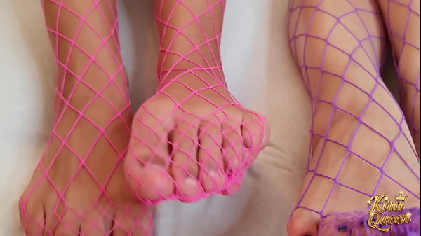 Nonton Briana&rsquo;s Stockings Drive Kira&rsquo;s Pussy To Gushing Orgasms! thumbnail