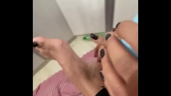 You caught Queen_Kiffa red handedwith her littlefeet complete on RED