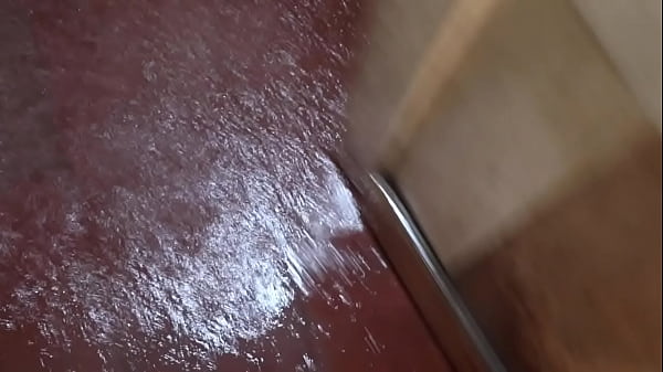 Play MP4 - perfect ass takes a shower