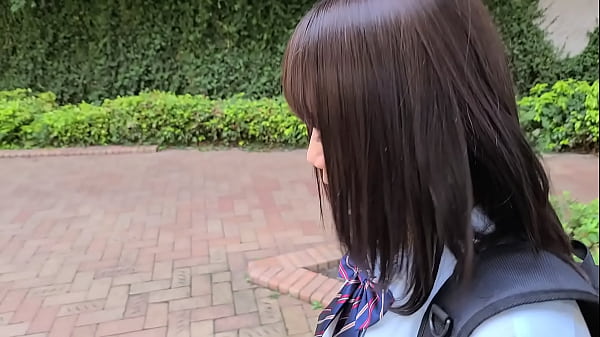 Play MP4 - https&colon;&sol;&sol;bit&period;ly&sol;3jOP5sJ　ハメ撮り　巨乳JKとおじさんのハメ撮りセックス。ハリのあるおっぱいはもちろんのこと、デカくてドスケベな乳輪もエロい。おっぱいで挟まれてチンポバキバキ。制服を着たままバックでイキまくり。