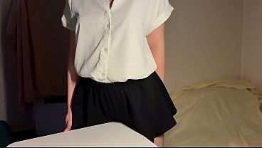 Nonton Молодая студентка трется о стол и кончает шлюха на парте thumbnail