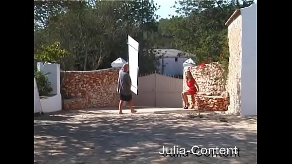 Play MP4 - Unsere Models posen am Pool - Soft