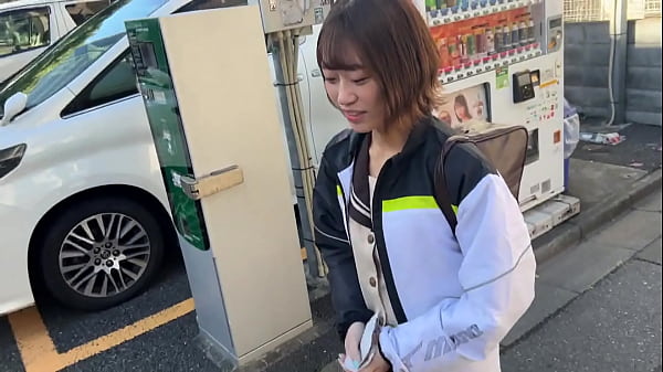 りお(18)テニス部 部活で鍛えたスレンダーボディをベッドで披露しちゃう女テニj thumbnail