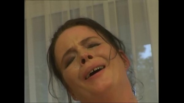 Nonton Reife Milf Fickt Den Monteur - German thumbnail