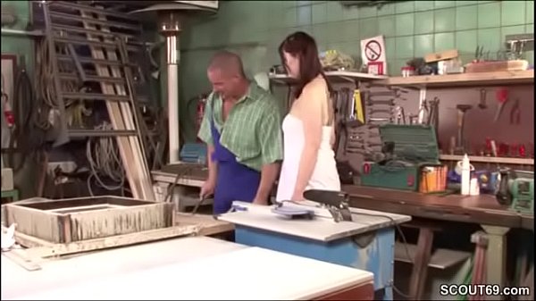 Tochter Bekommt Ihren Ersten Fick Vom Stief-vater thumbnail