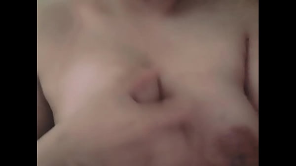 ense&ntilde;o las tetas 