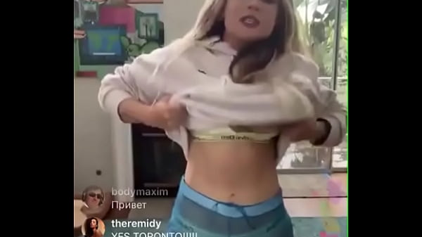 Play MP4 - YOUTUBE STAR NIPPLE SLIP