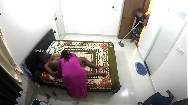 Play MP4 - Having fun with husband while maid cleaning room