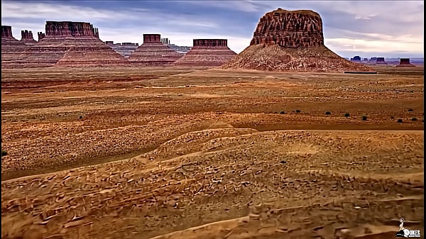 Nonton Hot Biker Milf Delivers A Package And Receives Some Big Cock! thumbnail