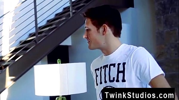 Gay movie of It'_s a classic porno scene: a steamy pizza delivery guy,