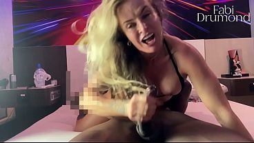 MILF loira GOZA chupando o pau de NEG&Atilde;O DOTADO &ndash; Fabi Drumond 
