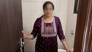 जीजा-जी आरुषि को मूतते देखते पकडे गये फिर आरुषि ने अपना सब कुछ उन्हें दिखा दिया thumbnail