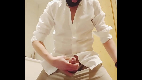 Play MP4 - Cum on flip flops